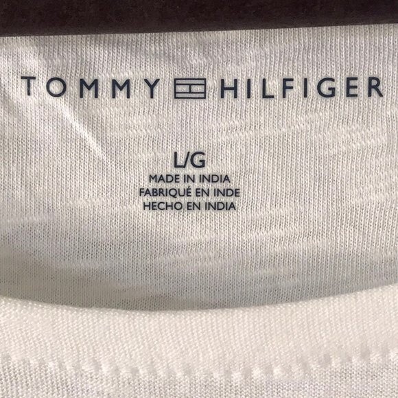 Tommy Hilfiger mens short sleeve t-shirt white w/black pocket. Size Large NWT - Picture 5 of 6